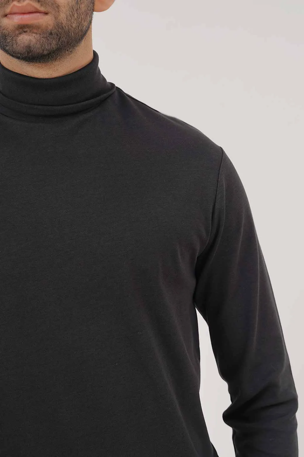 HIGH-NECK SWEATSHIRT