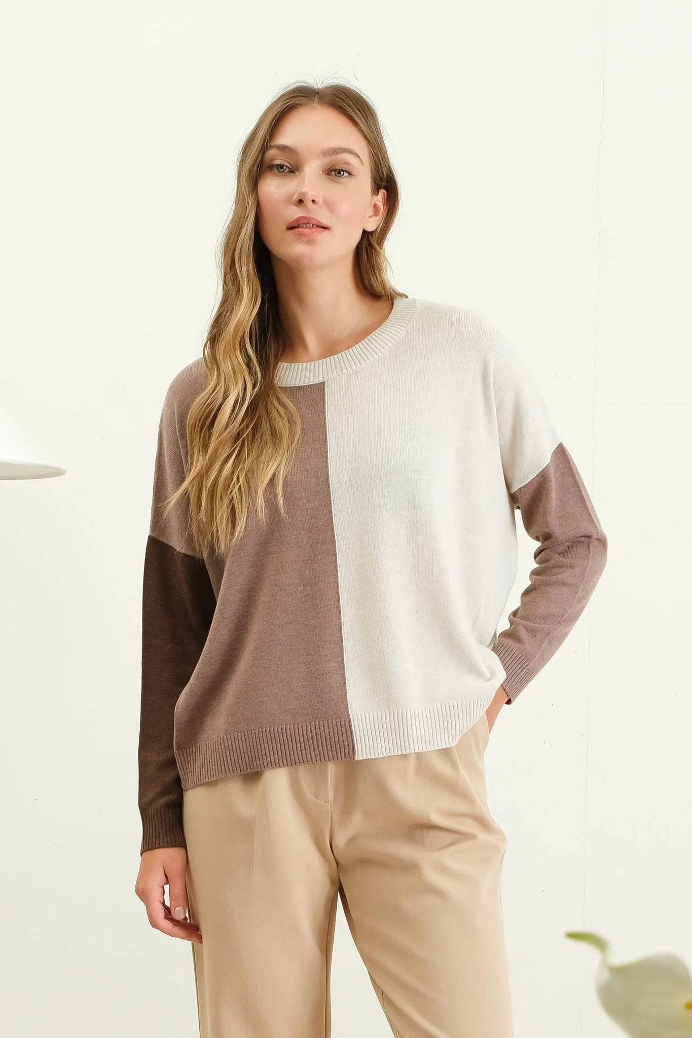 RELAXED COLORBLOCK SWEATER