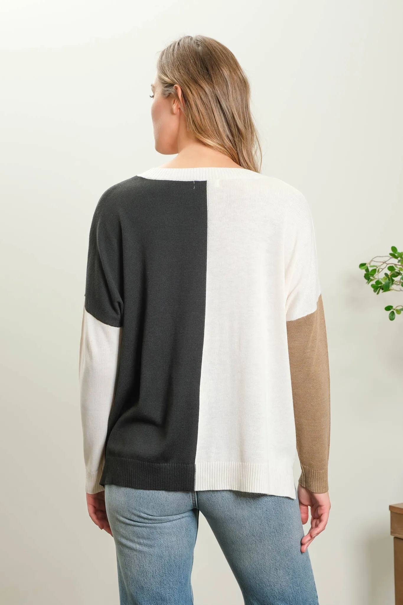 RELAXED COLORBLOCK SWEATER