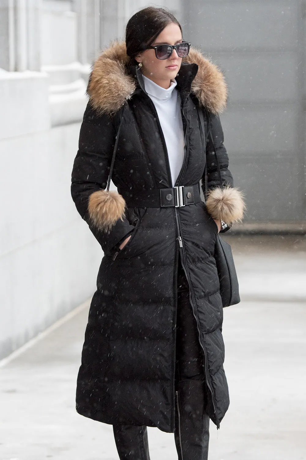 Sophisticated long coat with pom-pom